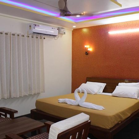 Golden Pride Hotel Kanakapura Eksteriør billede