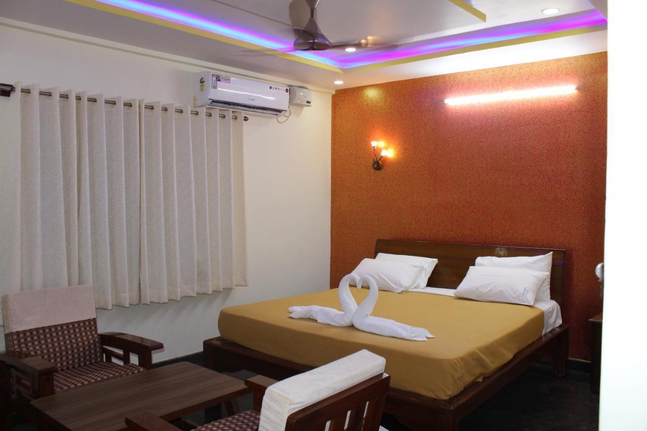 Golden Pride Hotel Kanakapura Eksteriør billede