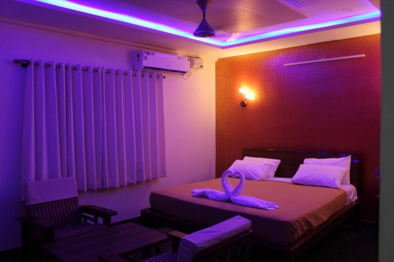 Golden Pride Hotel Kanakapura Eksteriør billede