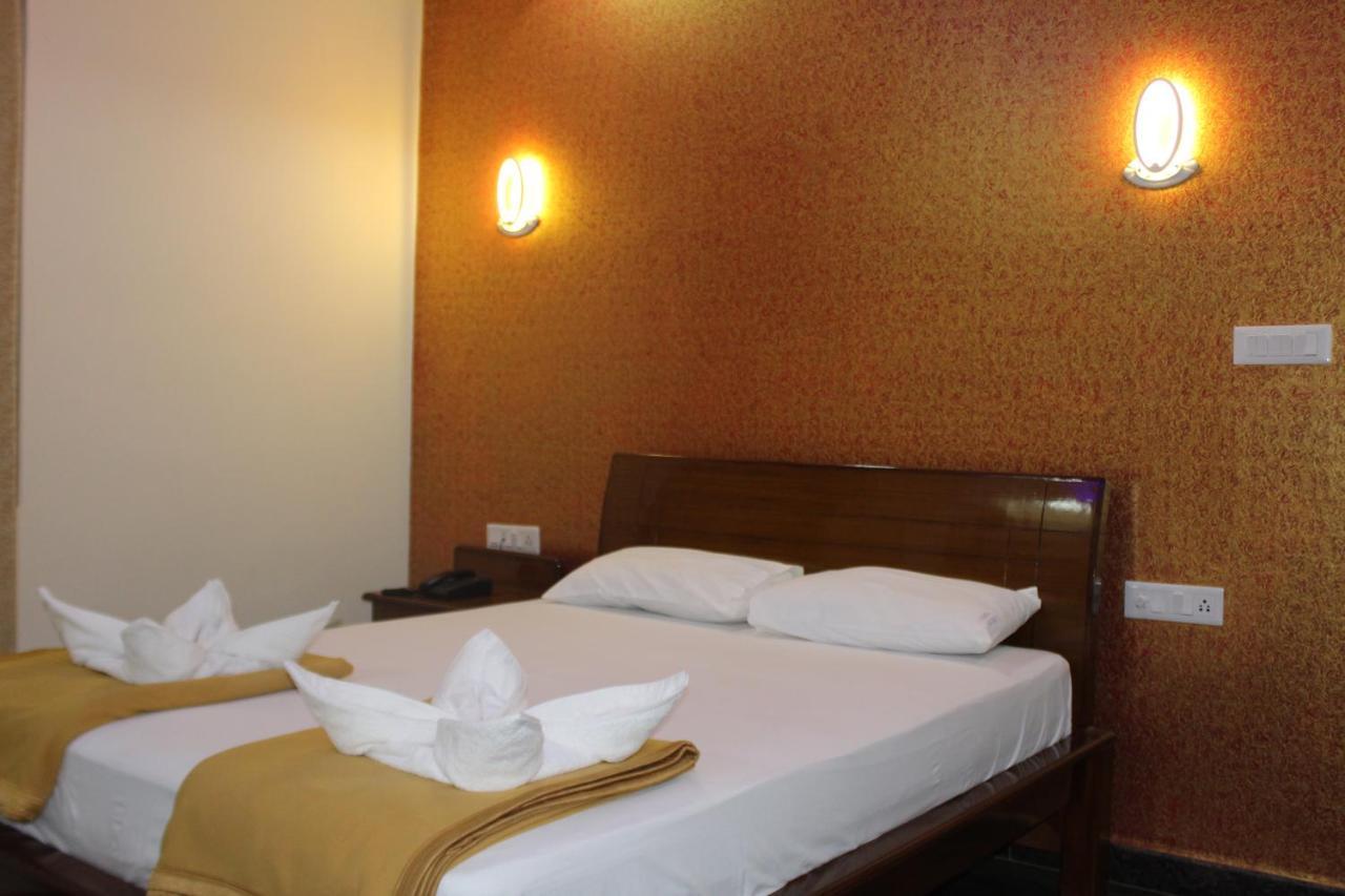 Golden Pride Hotel Kanakapura Eksteriør billede